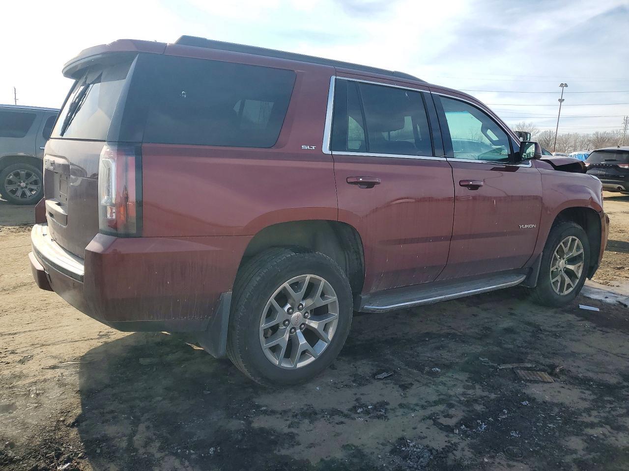 2017 GMC Yukon Slt - Фото 3