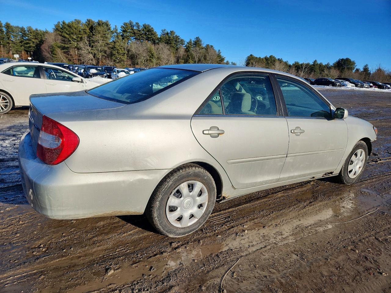 2002 Toyota Camry Le - Фото 3