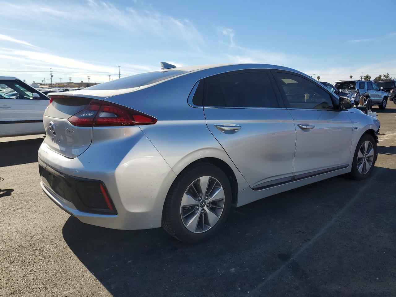 2018 Hyundai Ioniq Limited - Фото 3