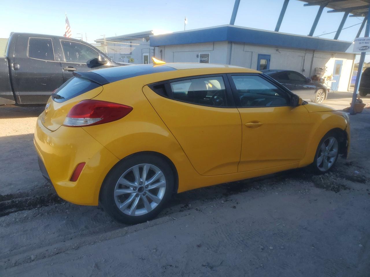 2015 Hyundai Veloster - Фото 3