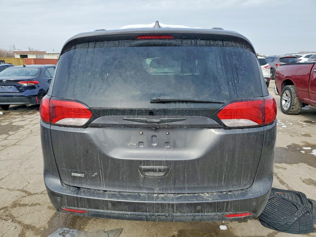 2018 Chrysler Pacifica Touring L Plus - Фото 6