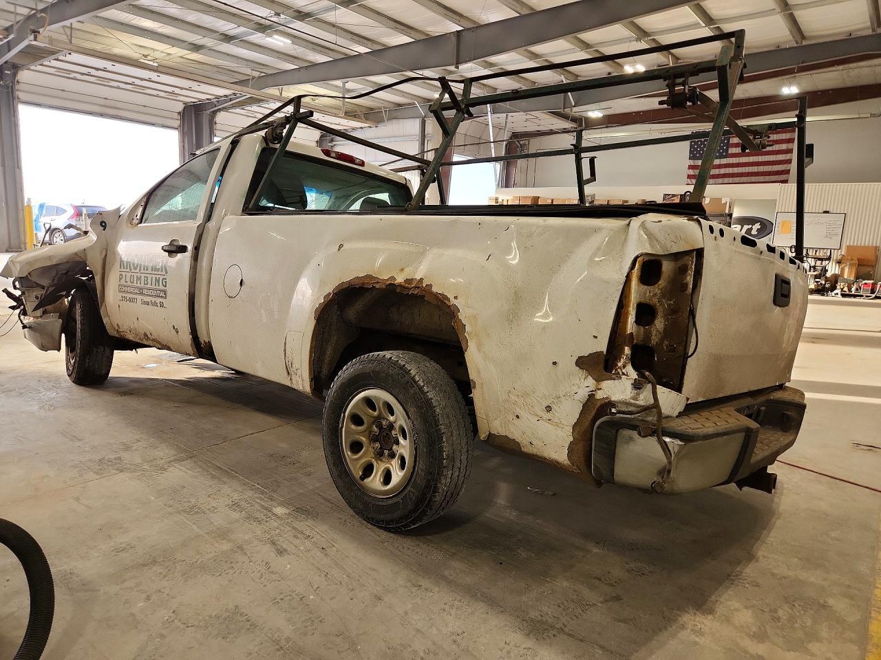 2008 GMC Sierra C1500 - Image 2