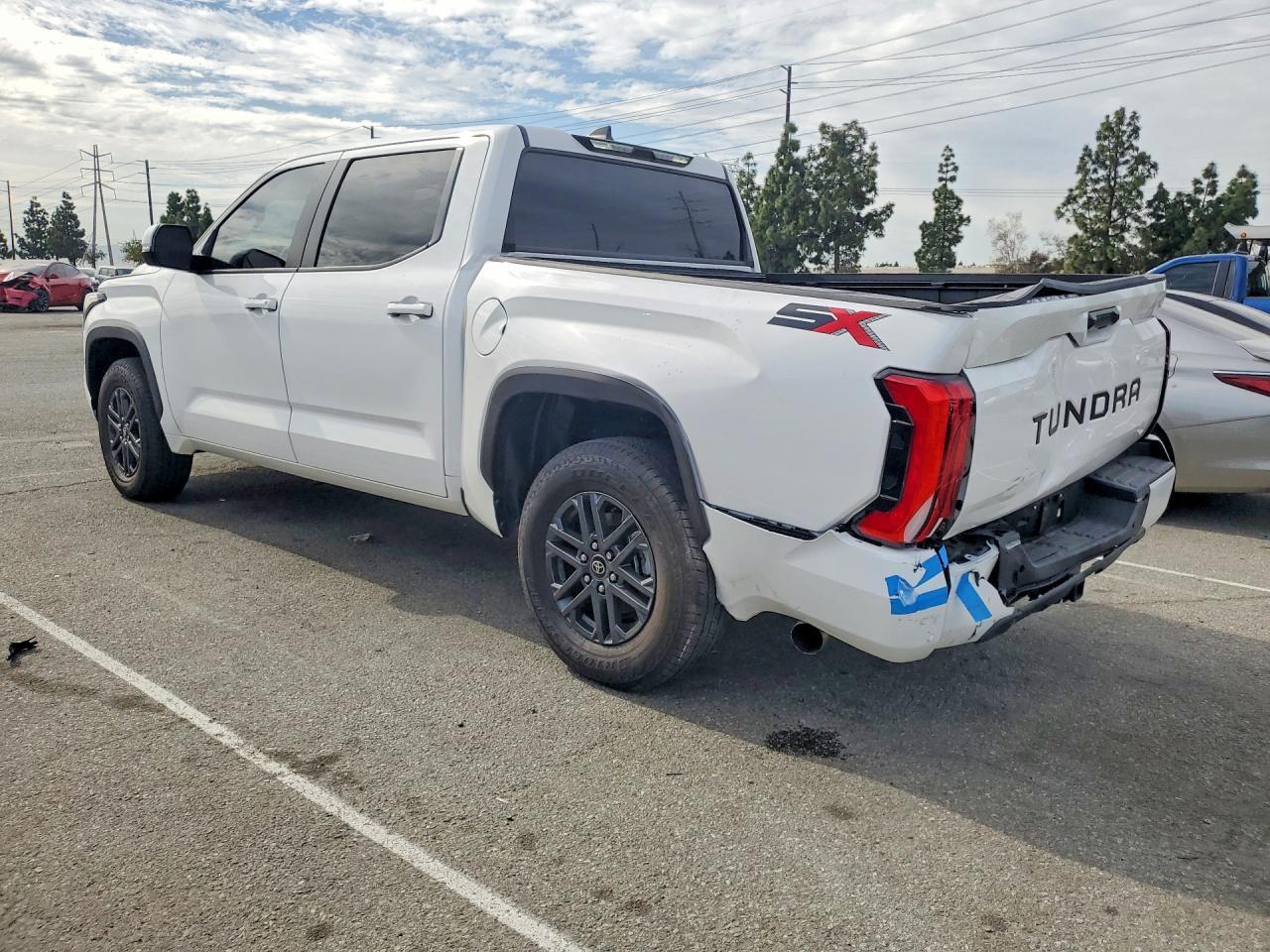 2025 Toyota Tundra Crewmax Sr - Image 2