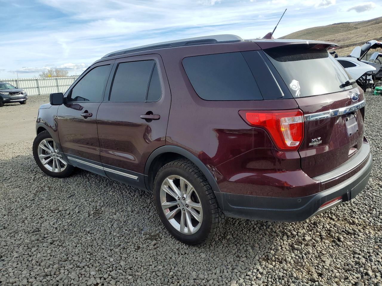 2019 Ford Explorer Xlt - Фото 2