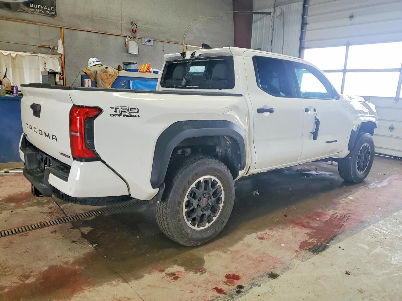 2024 Toyota Tacoma Trd Off-Road Hv - Image 3