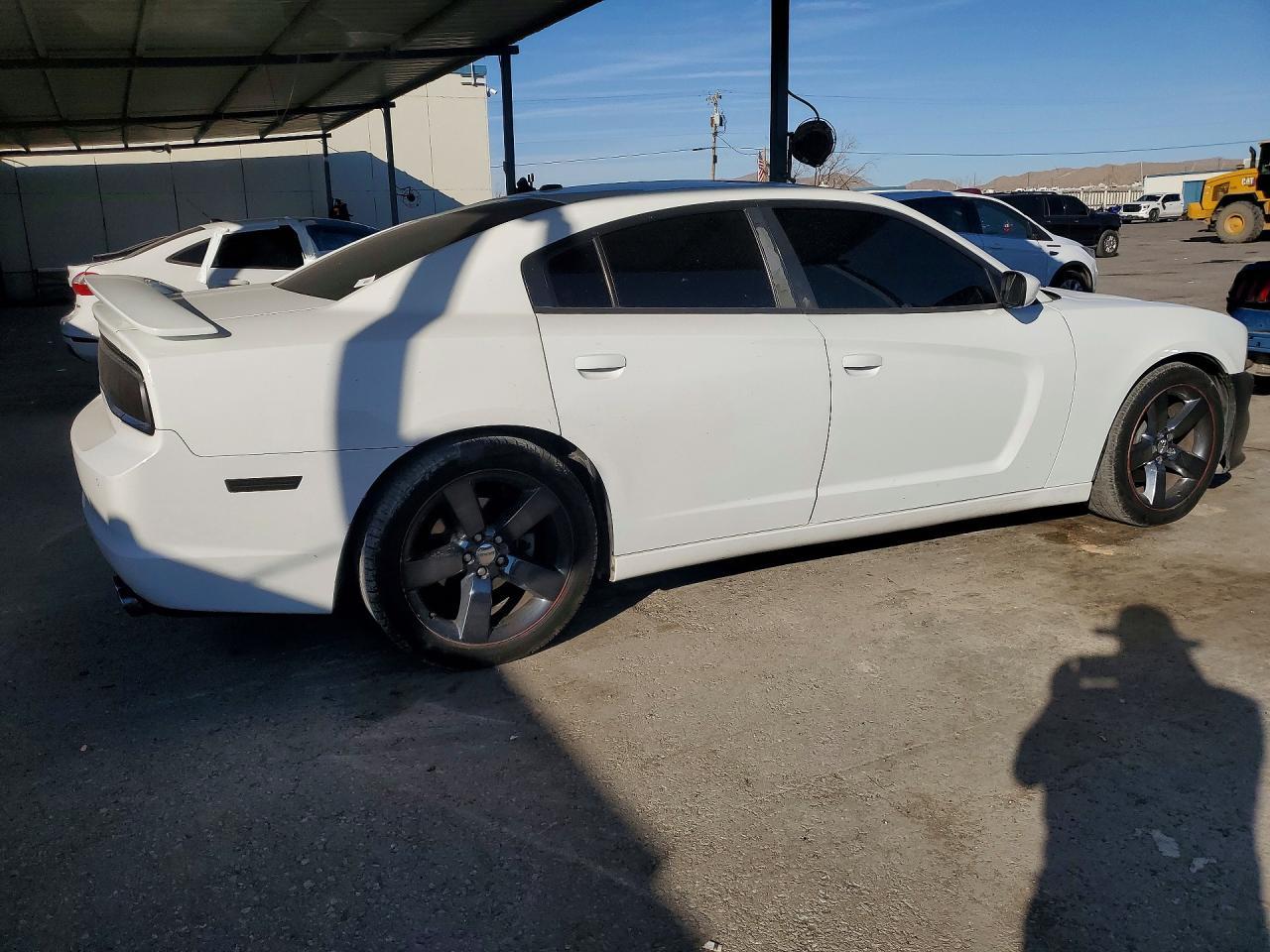 2011 Dodge Charger - Фото 3