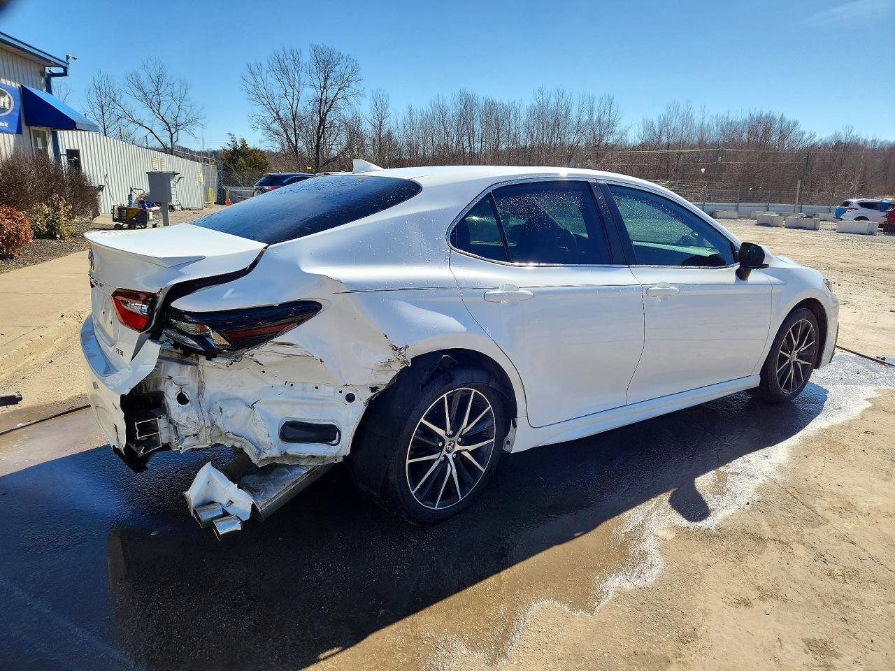 2021 Toyota Camry Se - Image 3