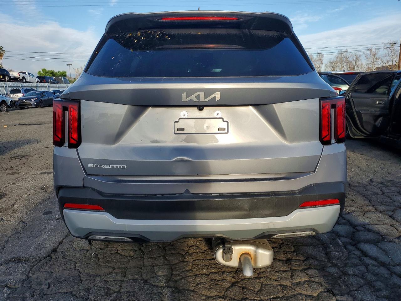 2025 Kia Sorento Lx - Фото 6