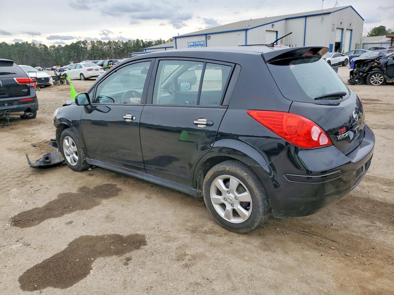 2012 Nissan Versa S - Фото 2