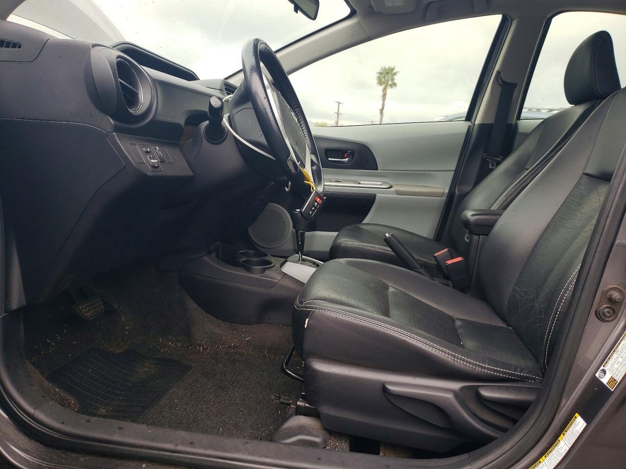 2013 Toyota Prius C - Фото 7