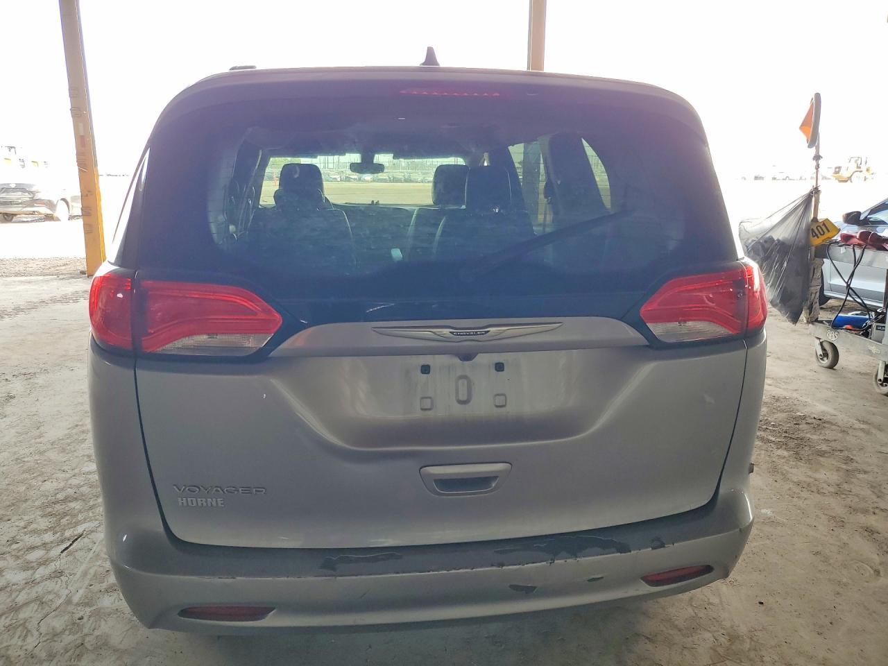 2020 Chrysler Voyager Lxi - Фото 6