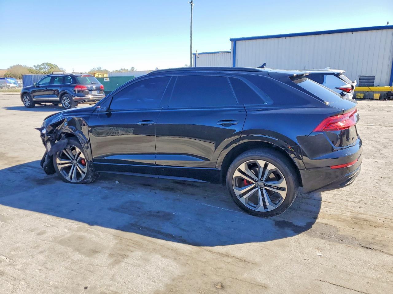 2019 Audi Q8 Premium Plus - Фото 2