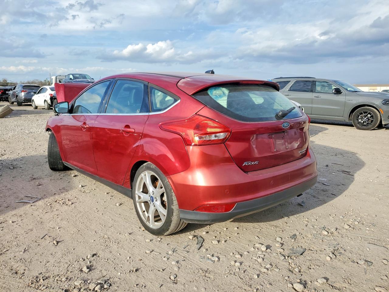 2015 Ford Focus Titanium - Фото 2