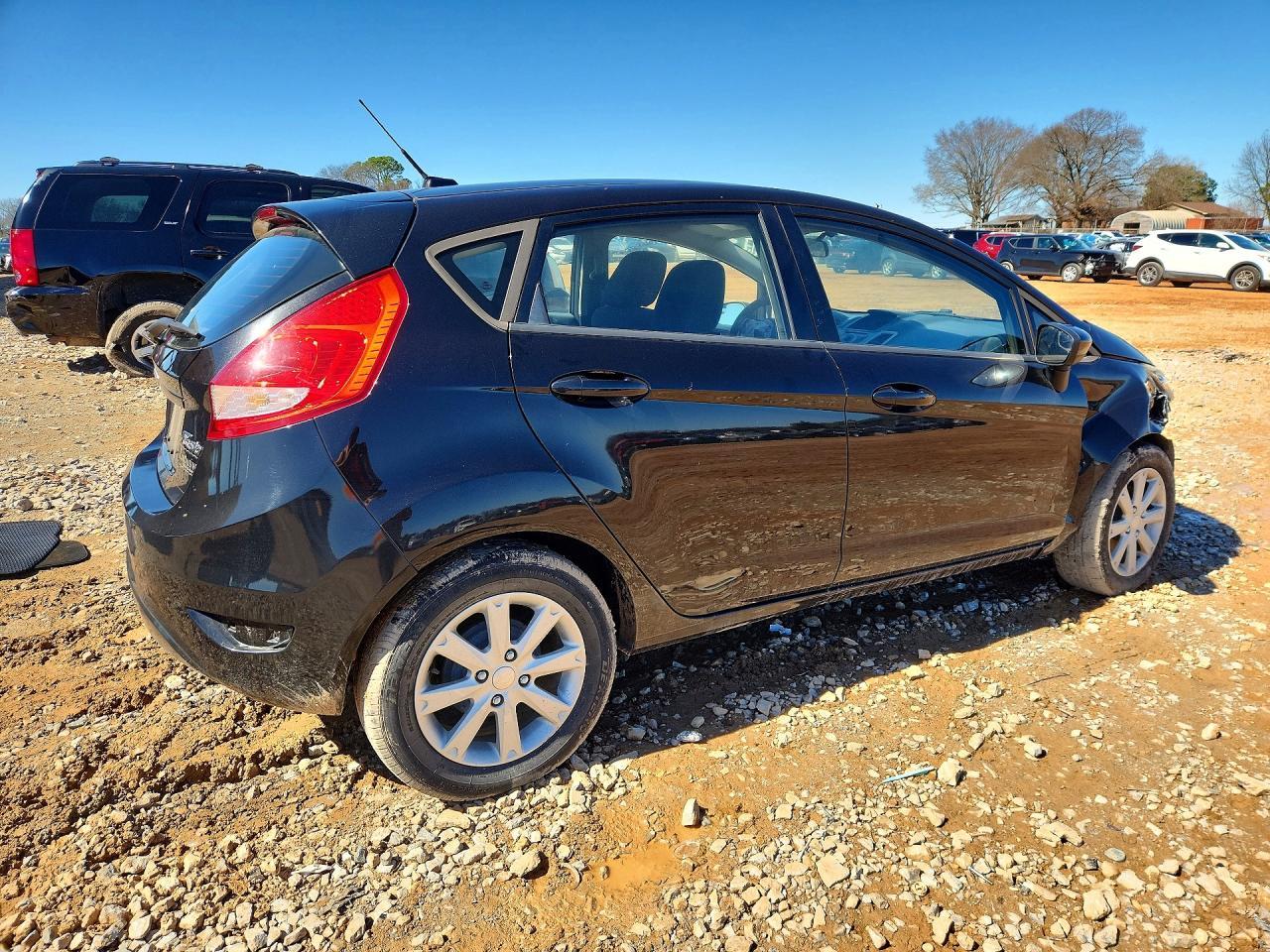 2011 Ford Fiesta Se - Фото 3