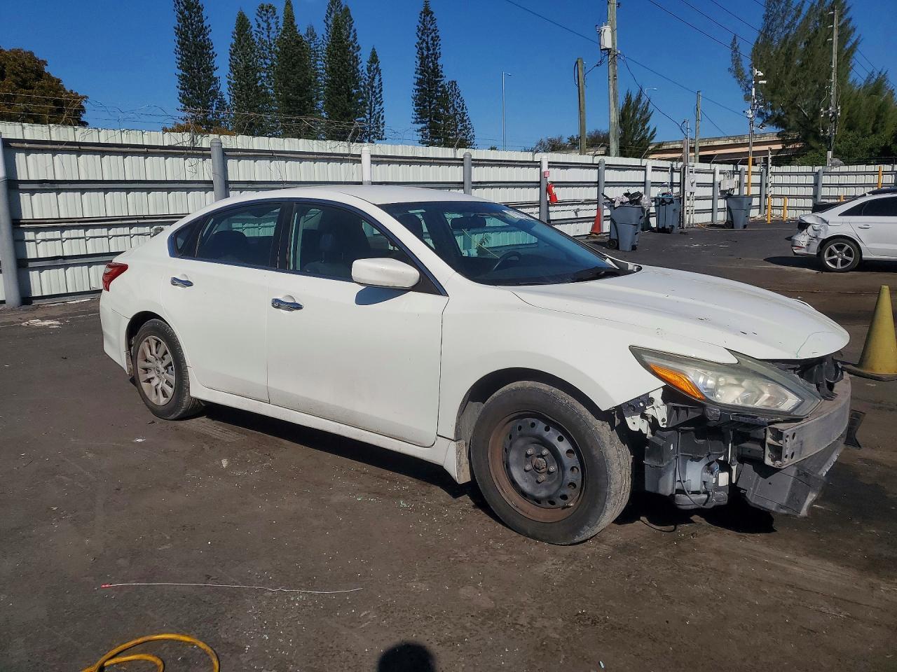 2017 Nissan Altima 2.5 S - Фото 4