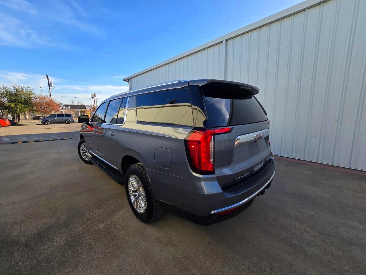 2021 GMC Yukon Xl K Gray - Image 3