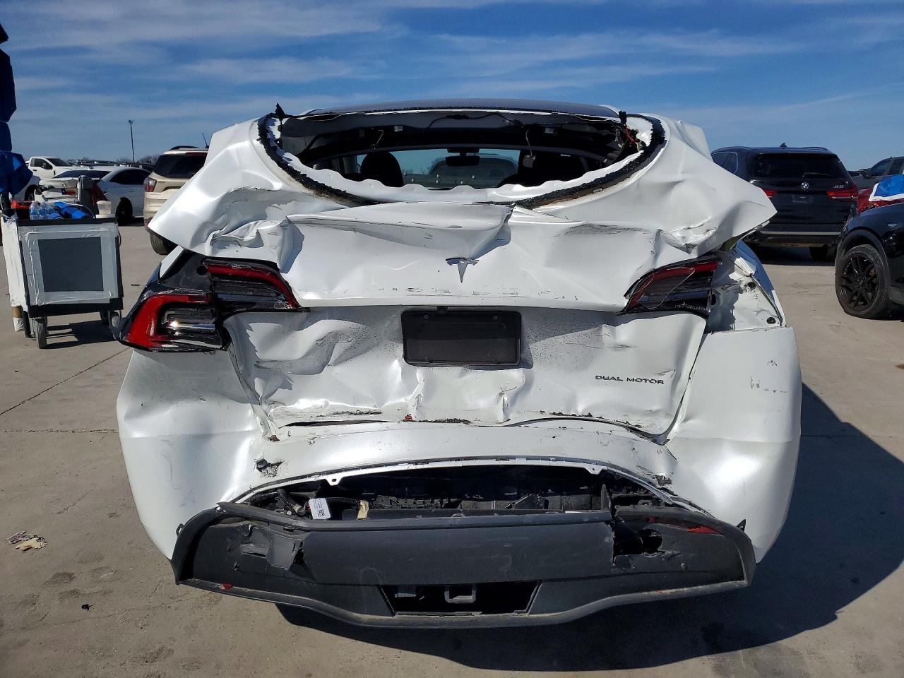 2023 Tesla Model Y - Image 6