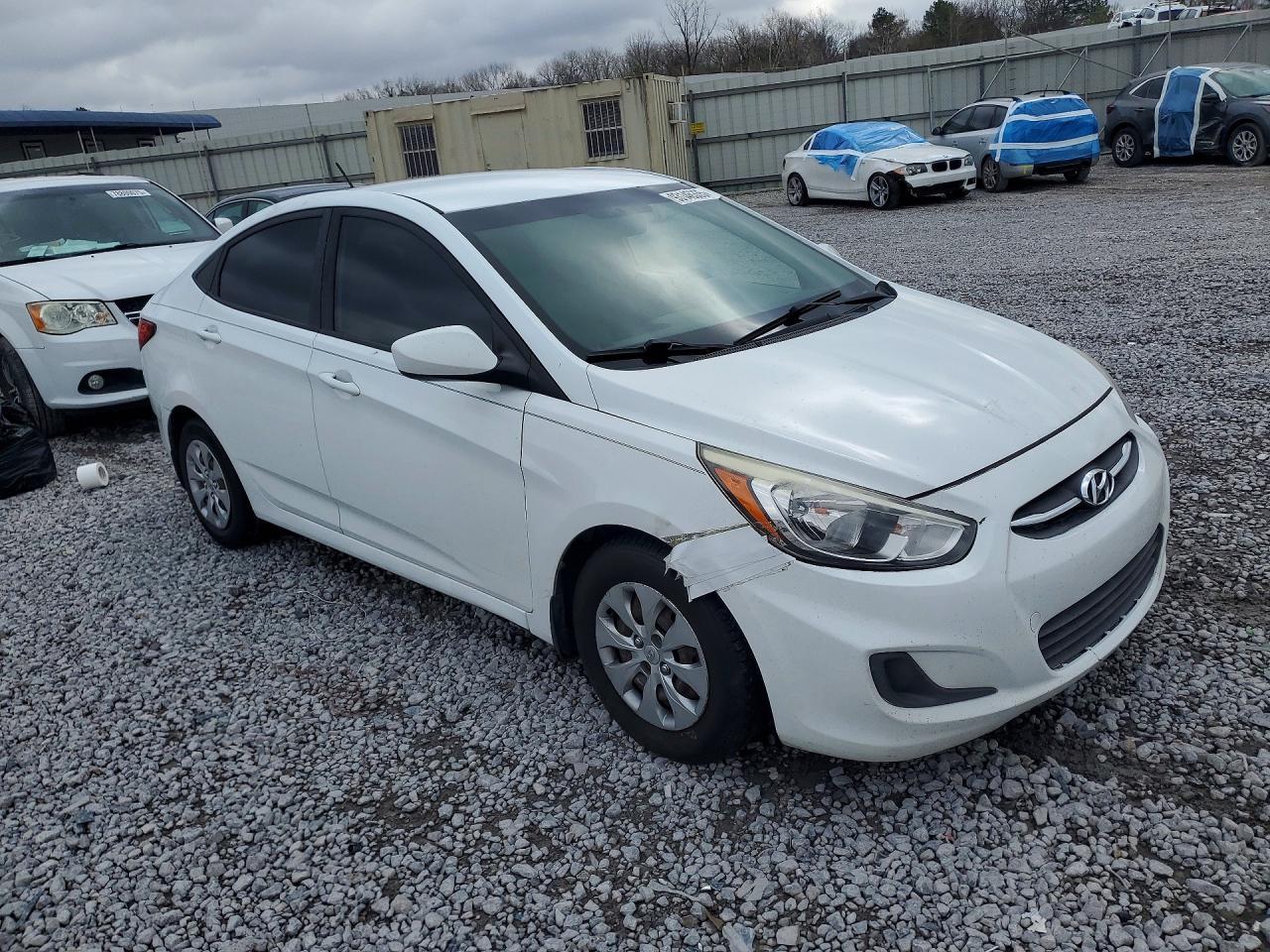2016 Hyundai Accent Se - Фото 4