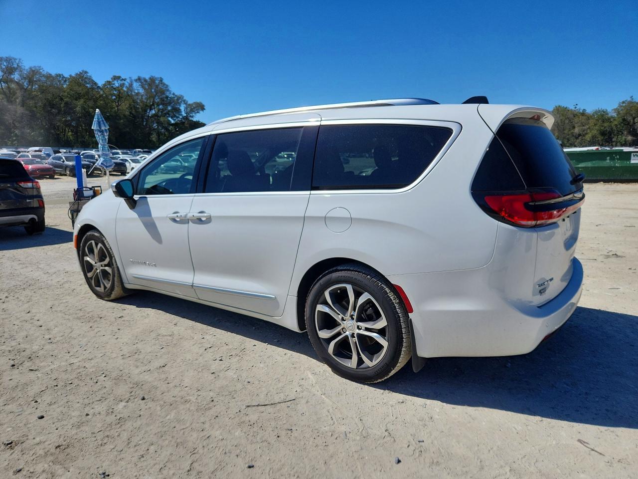 2026 Chrysler Pacifica Pinnacle - Фото 2