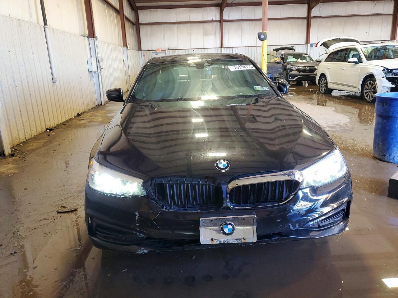 2019 BMW 530 Xi - Image 5