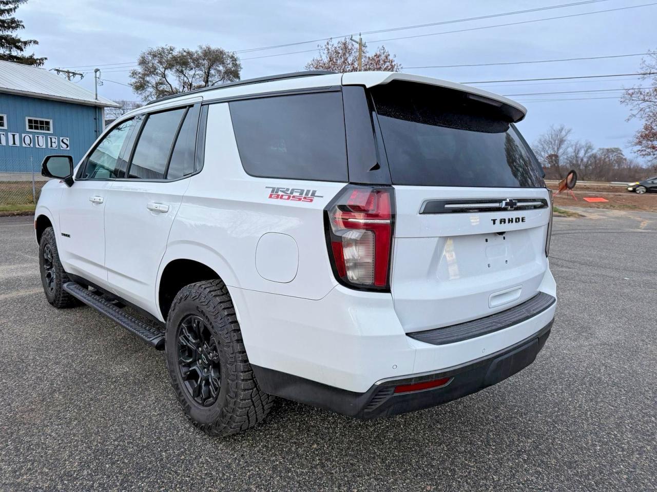 2021 Chevrolet Tahoe K1500 Z71 - Image 3