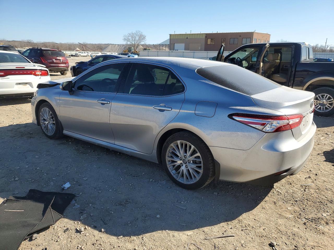 2018 Toyota Camry L - Image 2