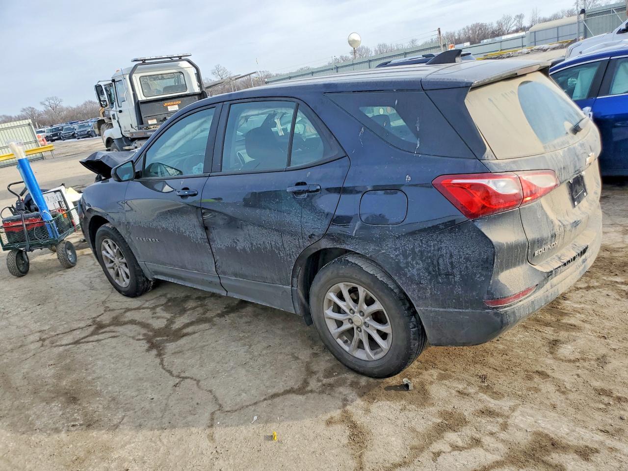 2020 Chevrolet Equinox Ls - Image 2