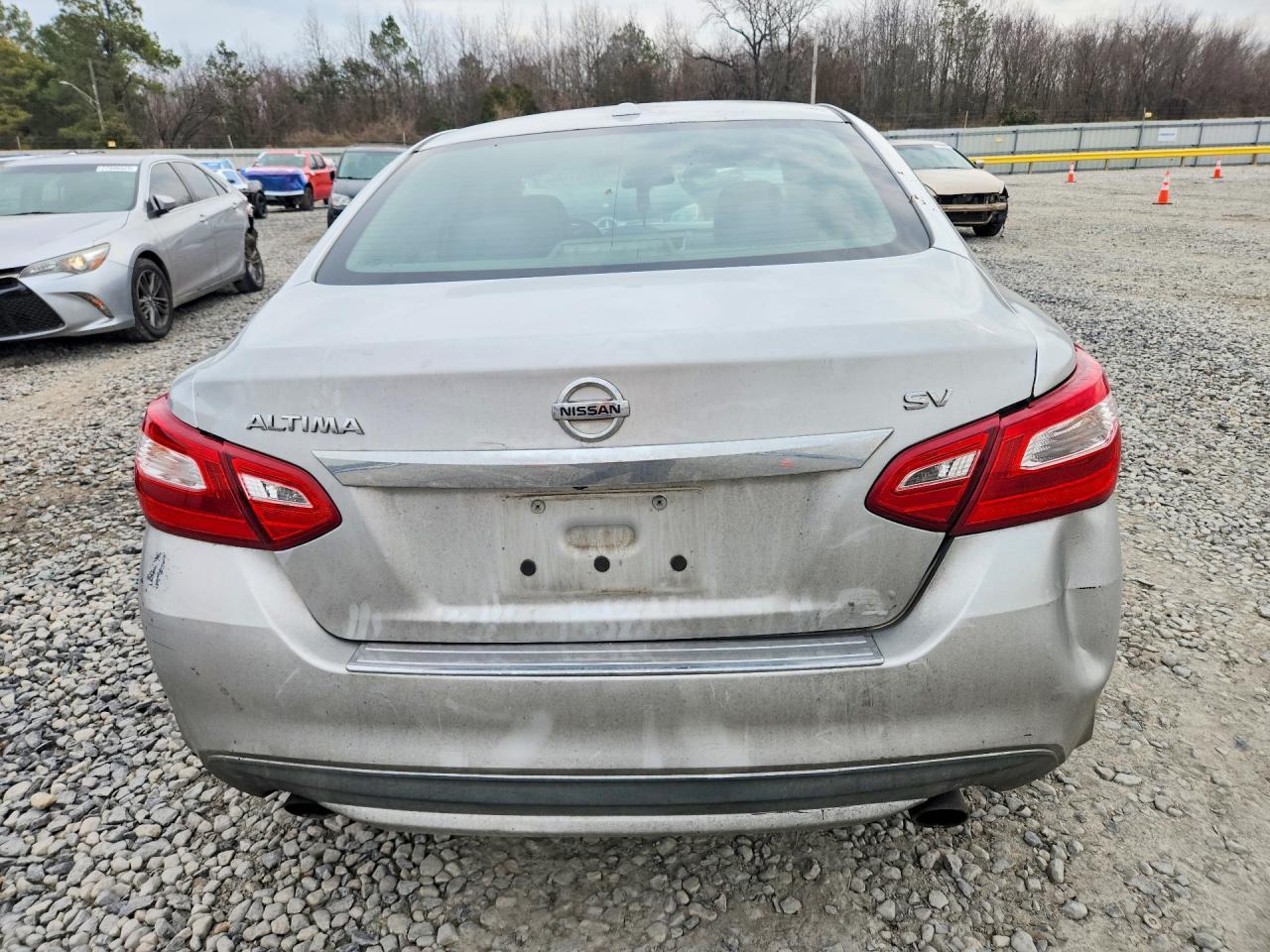 2017 Nissan Altima - Фото 6