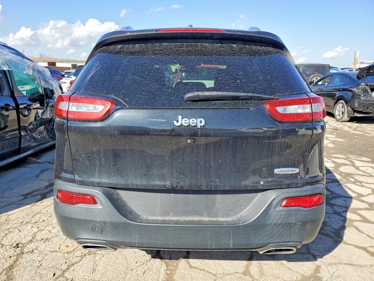 2016 Jeep Cherokee Latitude - Image 6