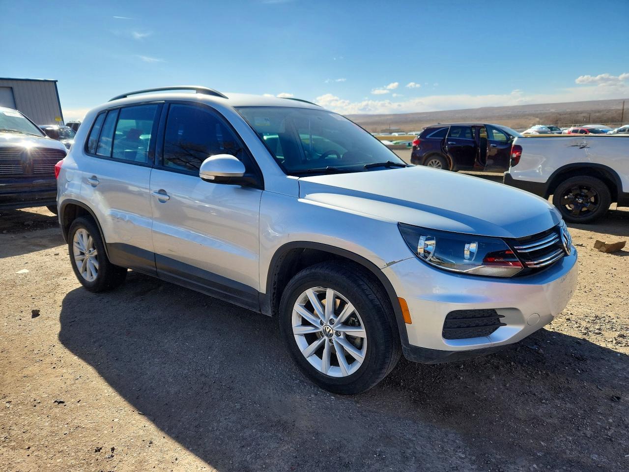 2017 Volkswagen Tiguan S - Image 4