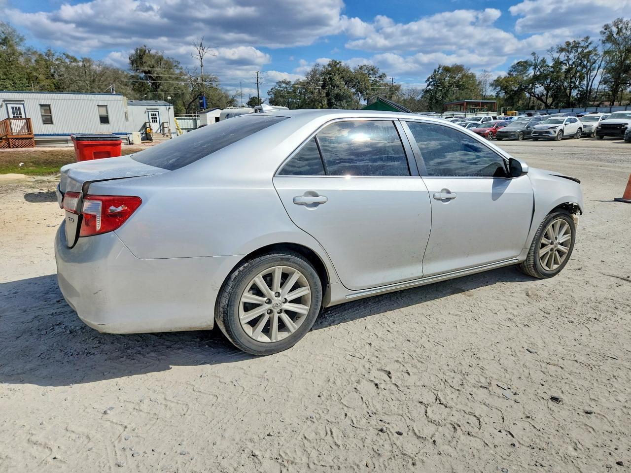 2012 Toyota Camry Xle V6 - Фото 3