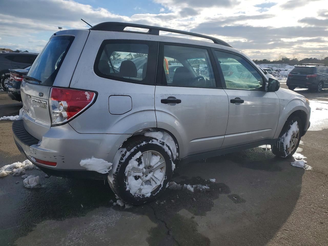 2010 Subaru Forester Xs - Image 3