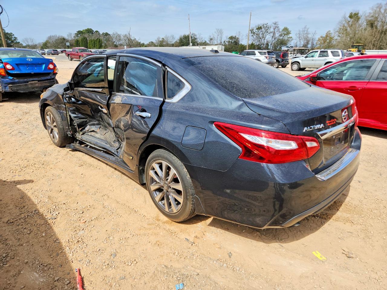 2016 Nissan Altima 2.5 - Фото 2