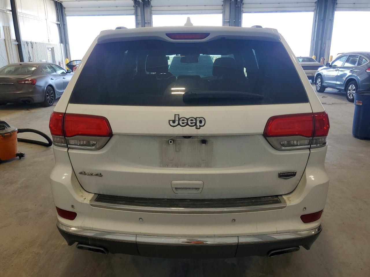 2014 Jeep Grand Cherokee Summit - Image 6