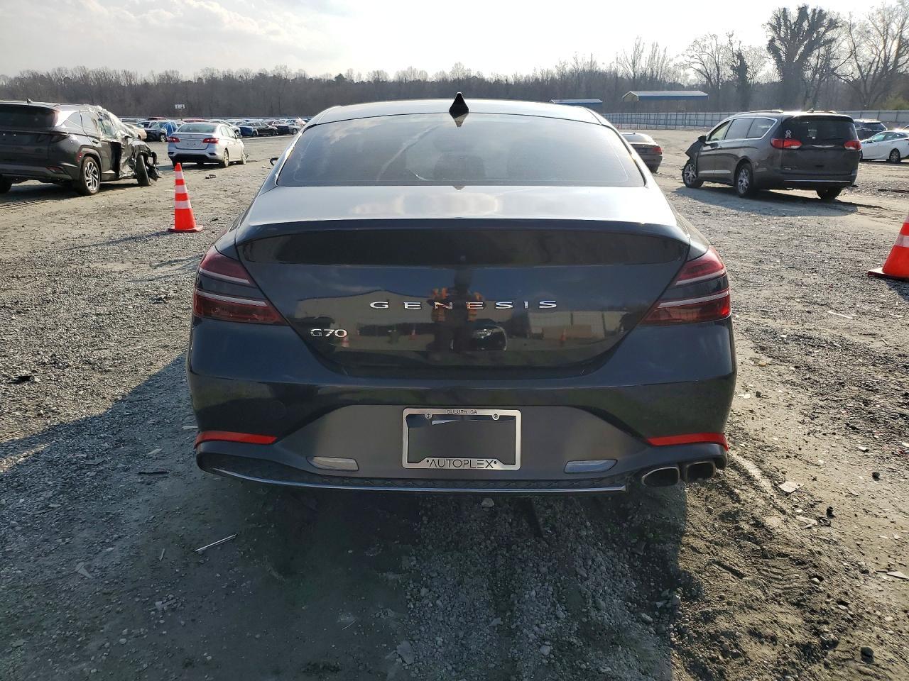 2023 Genesis G70 2.0T - Image 6