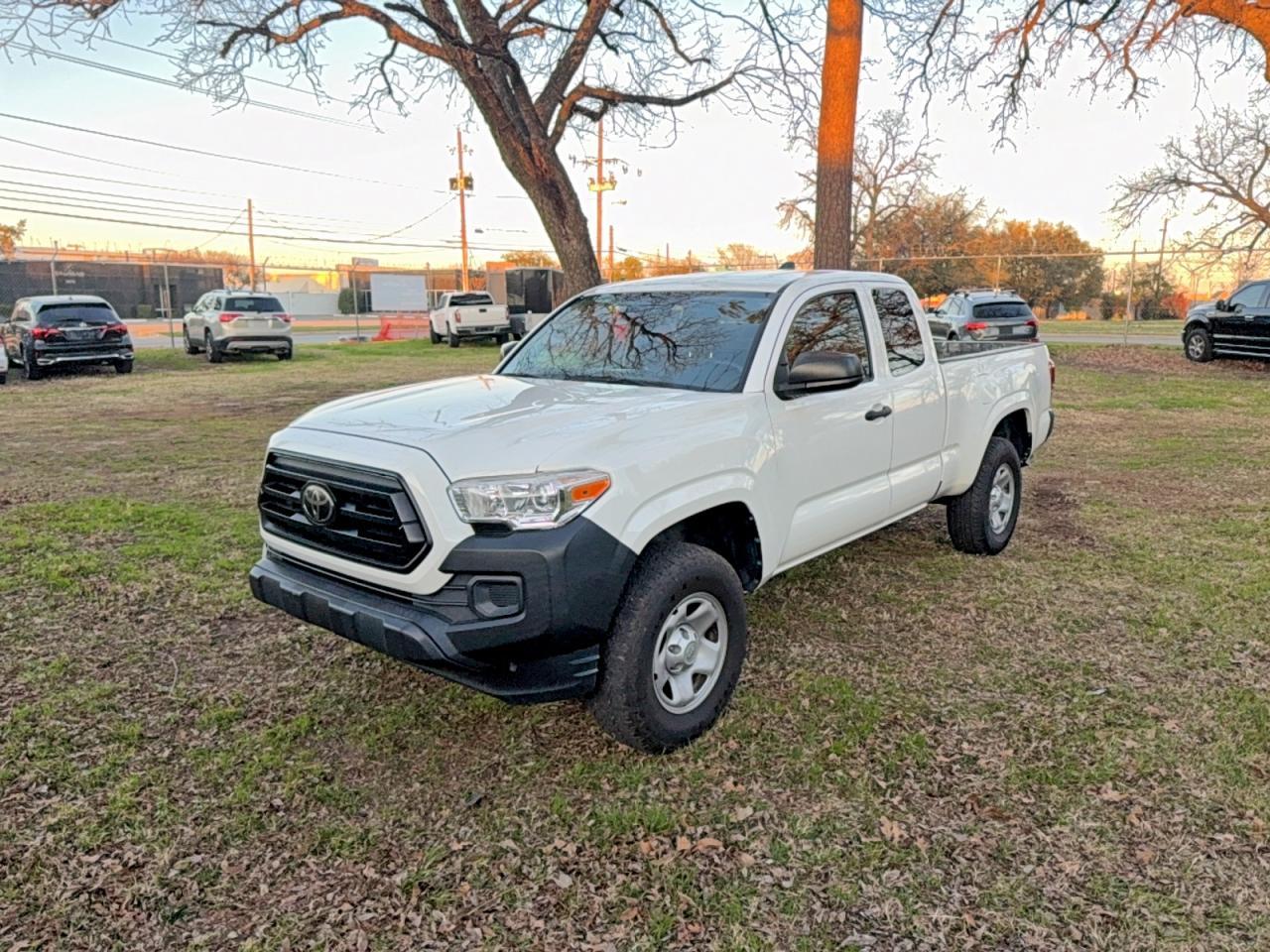 2021 Toyt Tacoma Acc White - Фото 2