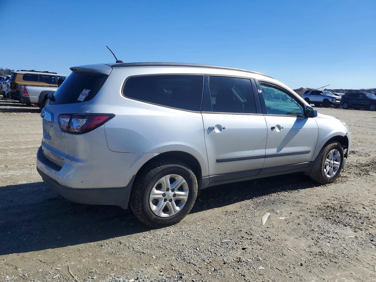 2015 Chevrolet Traverse Ls - Фото 3