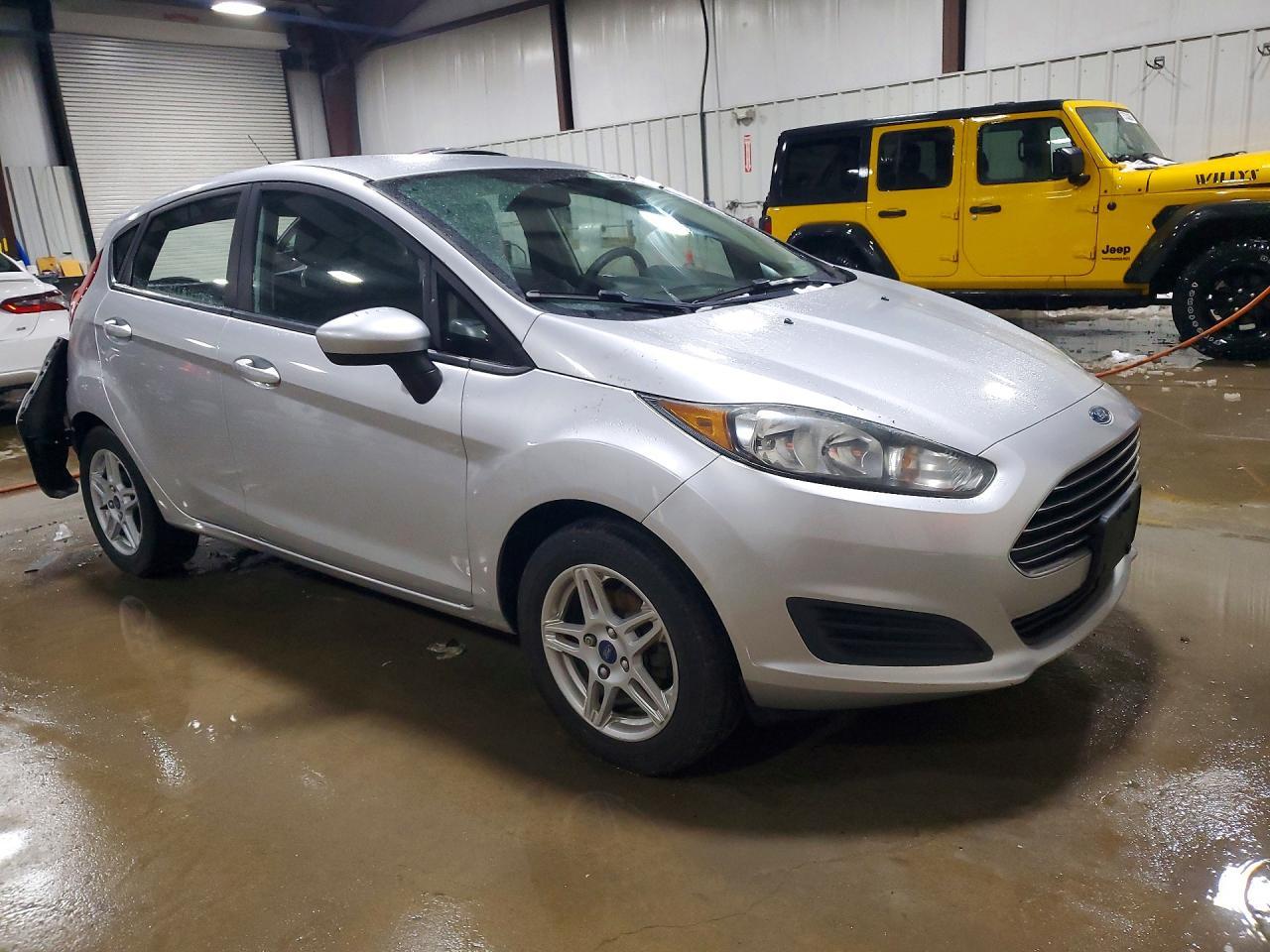 2019 Ford Fiesta Se - Image 4