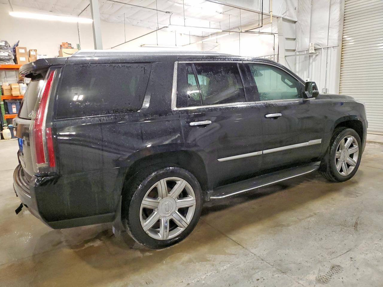 2016 Cadillac Escalade Luxury - Фото 3
