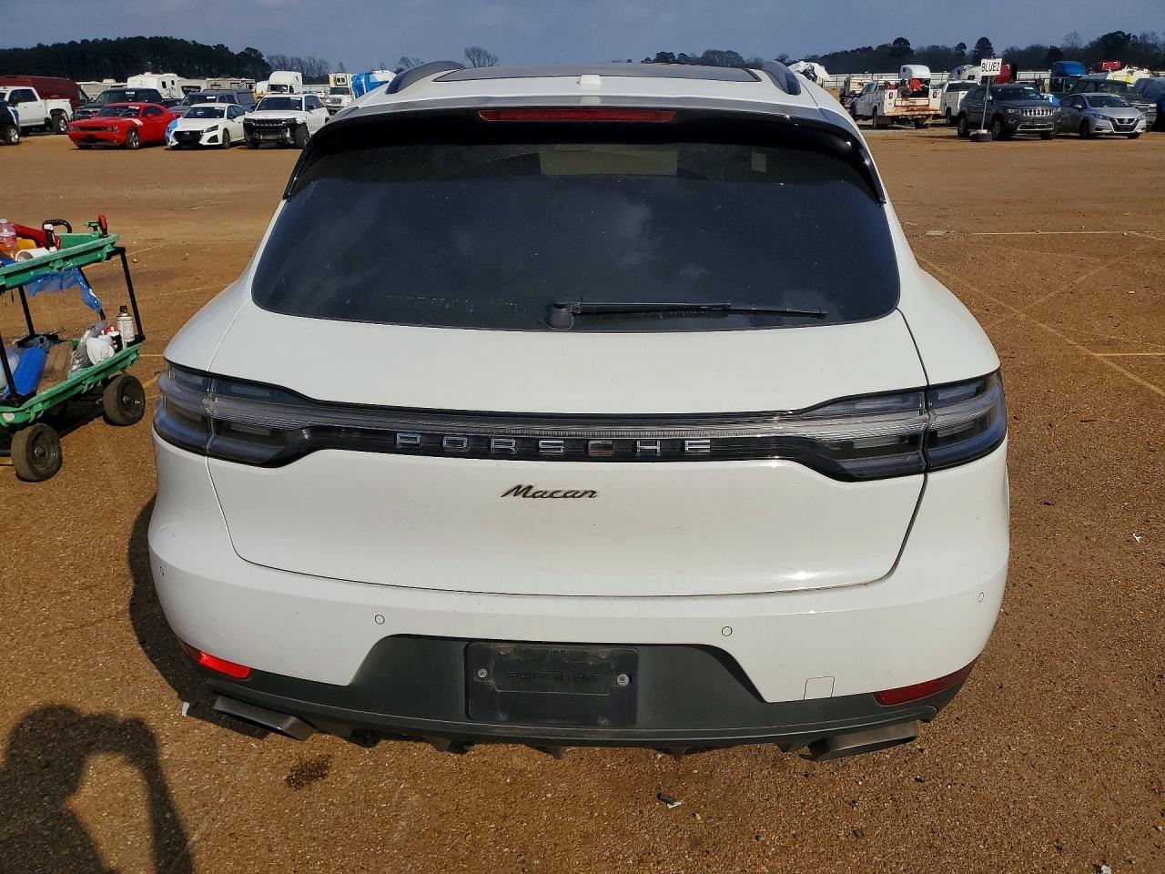 2021 Porsche Macan - Image 6