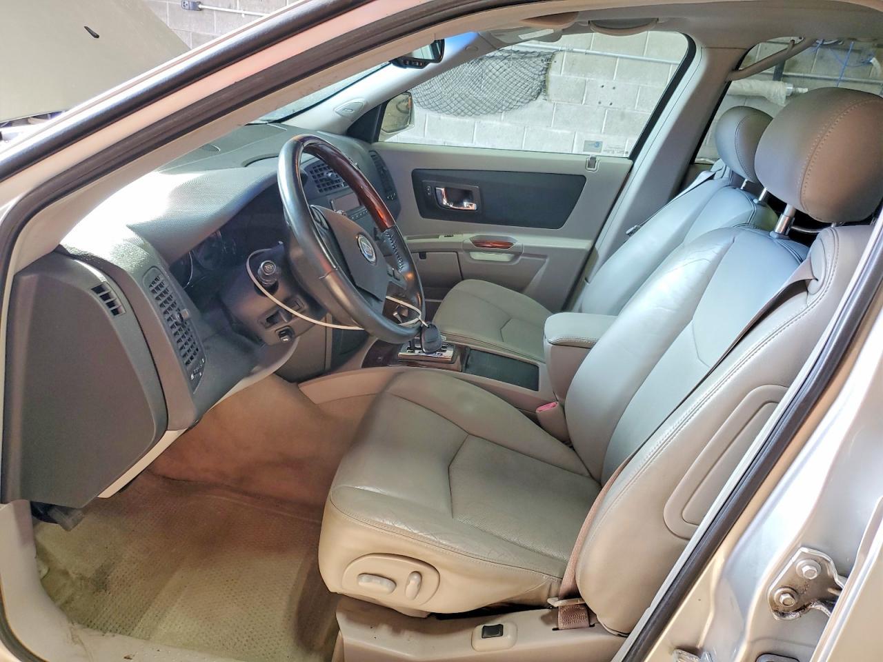 2004 Cadillac Srx - Image 7