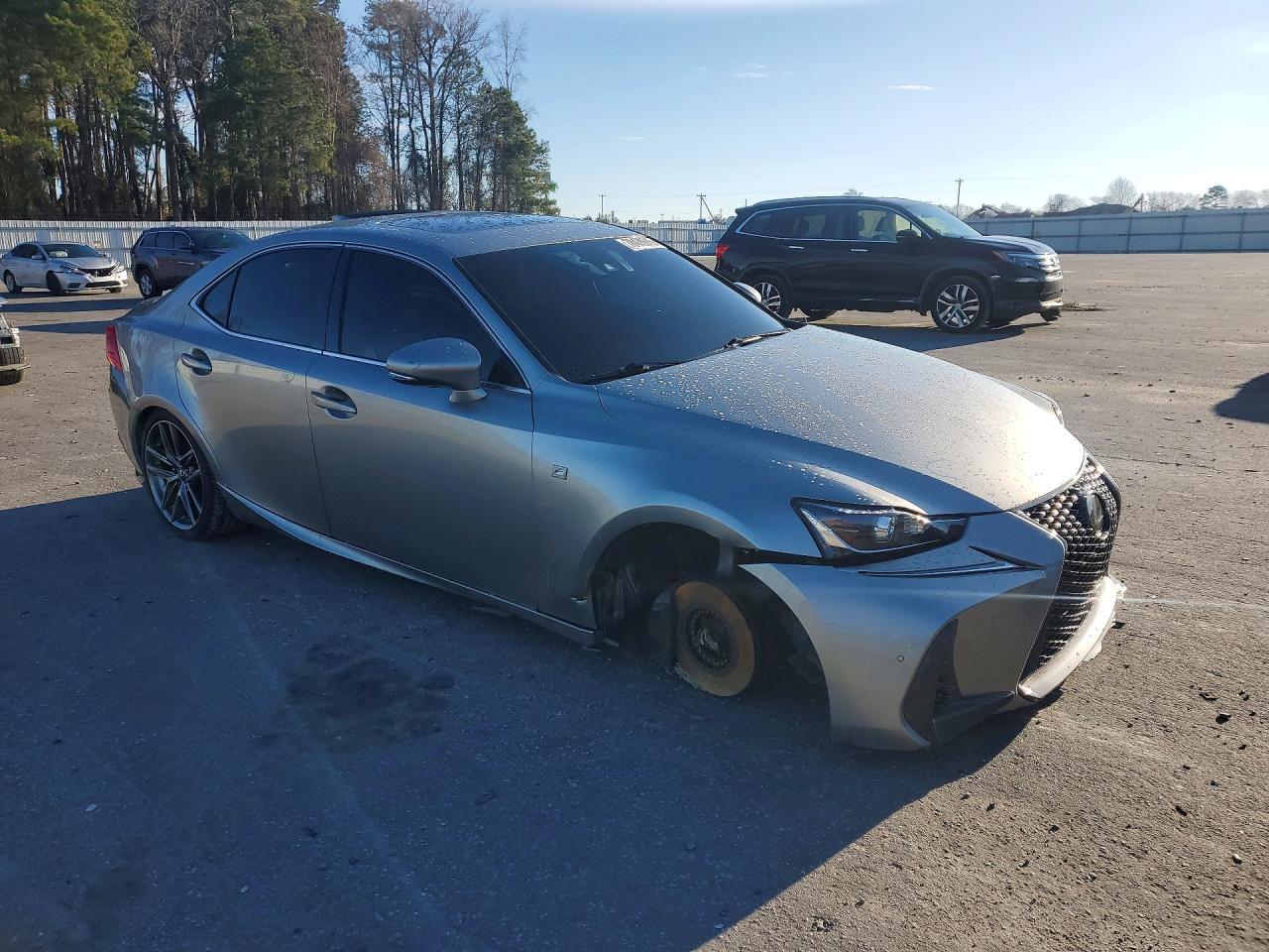 2019 Lexus Is 300 - Image 4