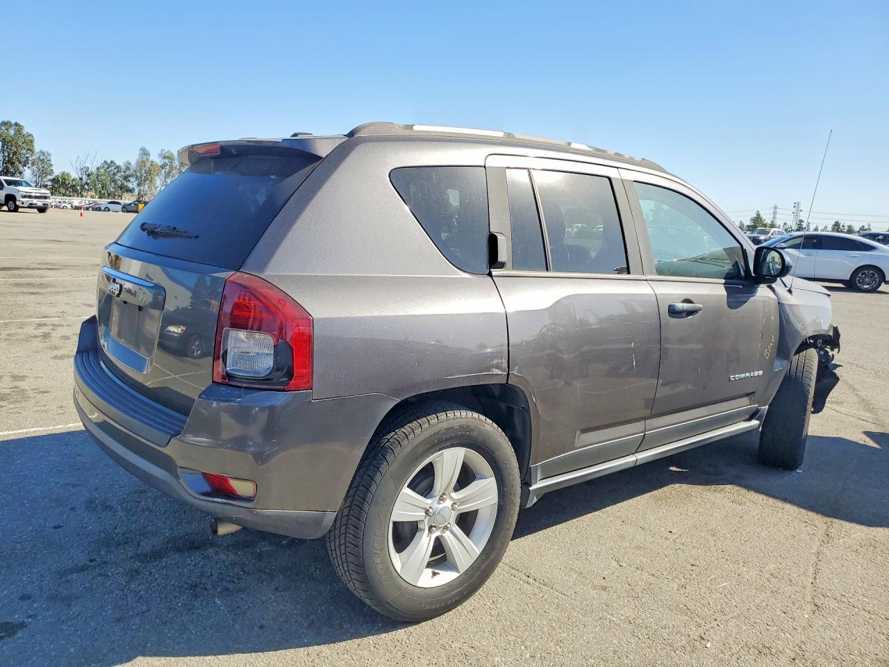 2016 Jeep Compass Sport - Фото 3