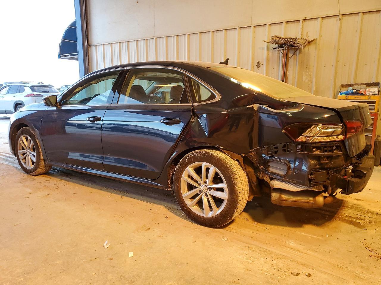 2020 Volkswagen Passat Se - Image 2