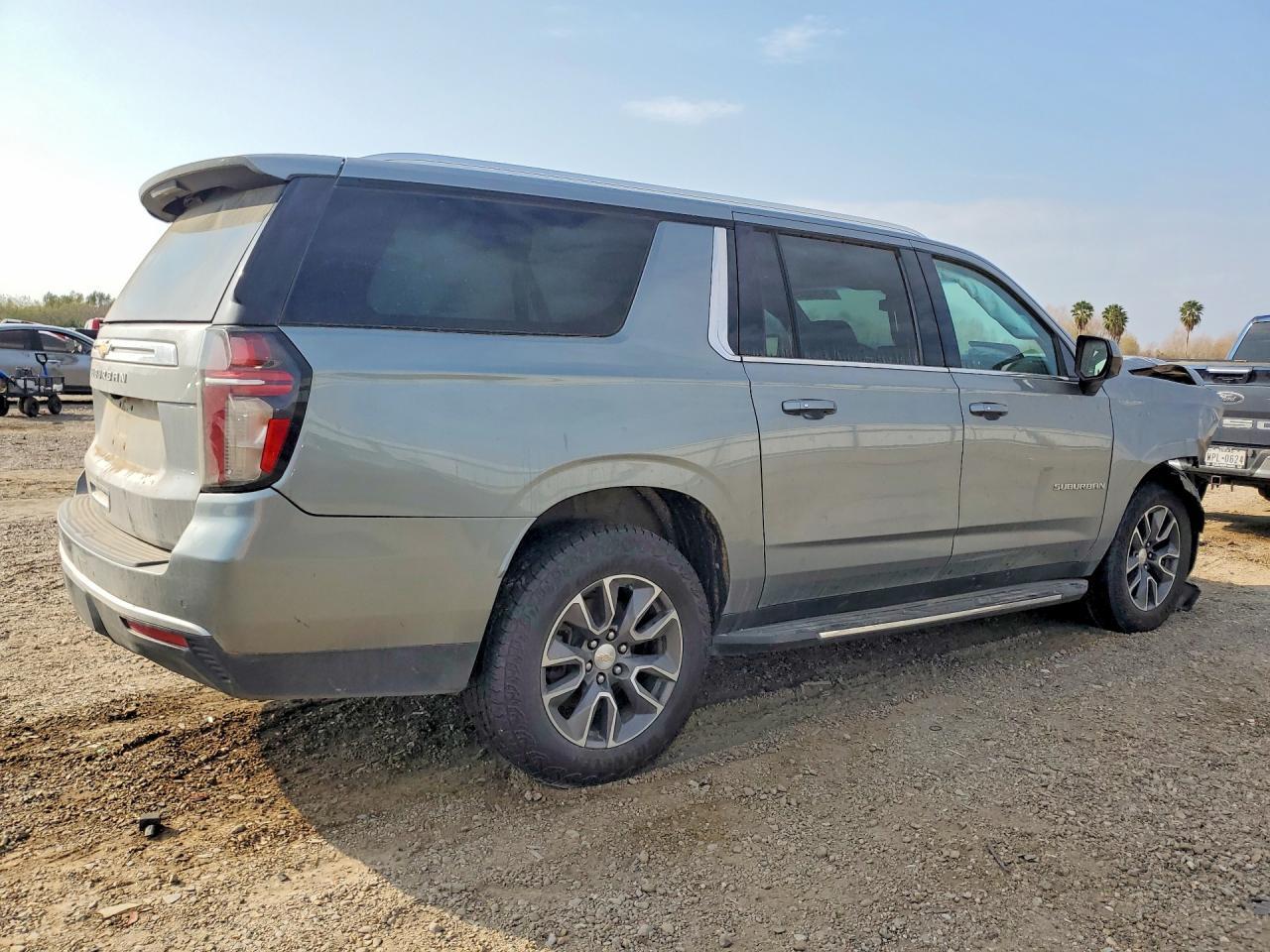 2023 Chevrolet Suburban K1500 Ls - Фото 3