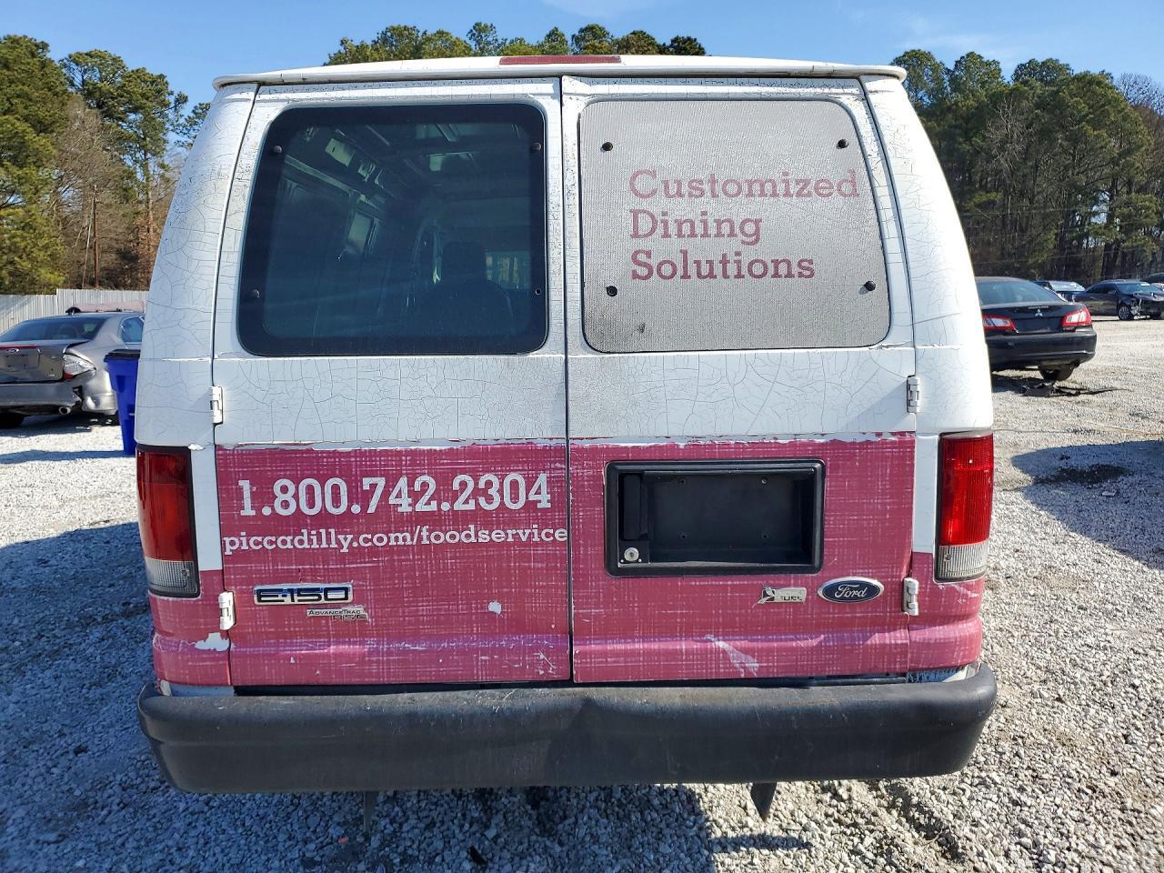 2011 Ford Econoline E150 Van - Фото 6