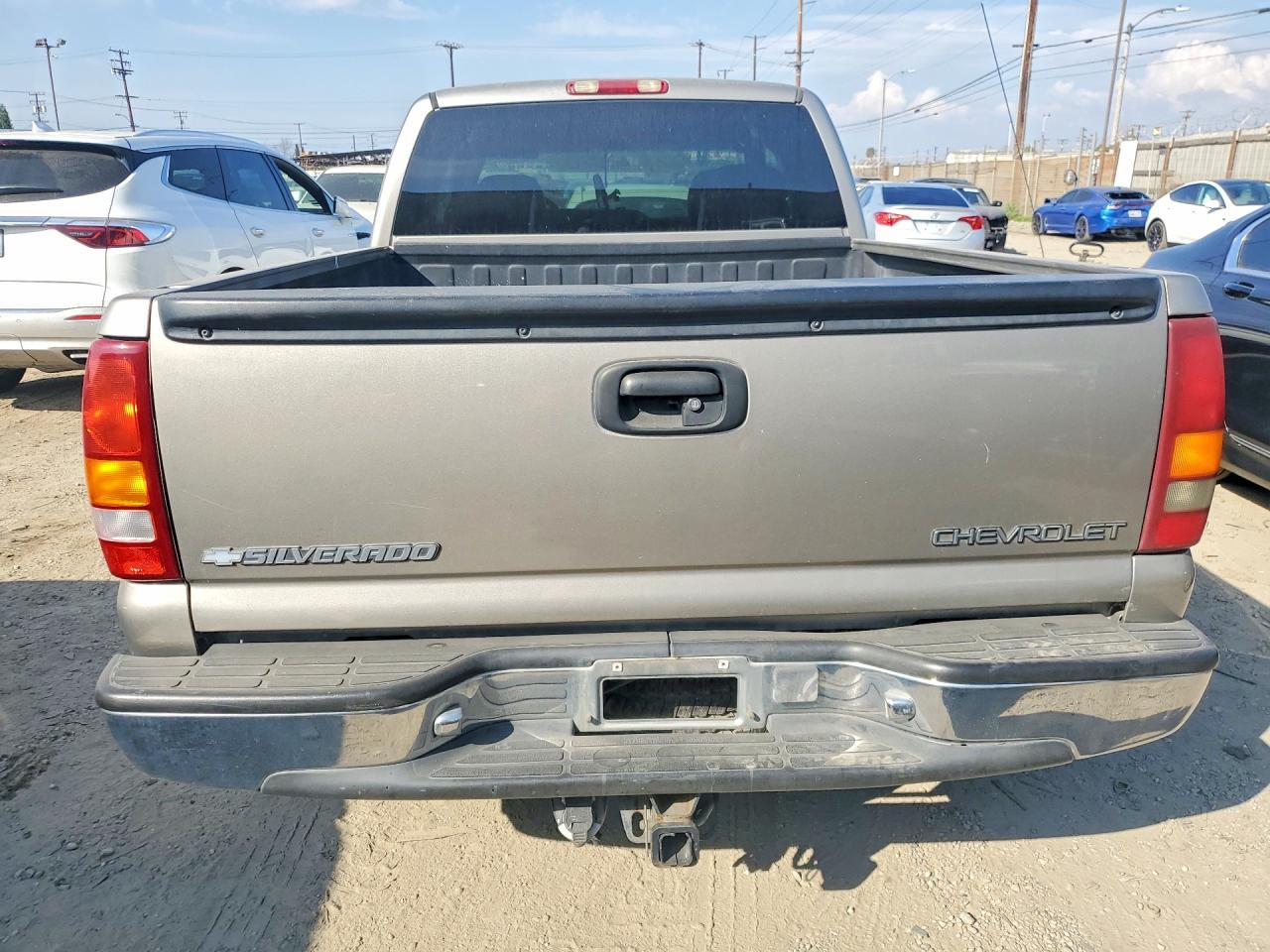 2001 Chevrolet Silverado C1500 - Image 6