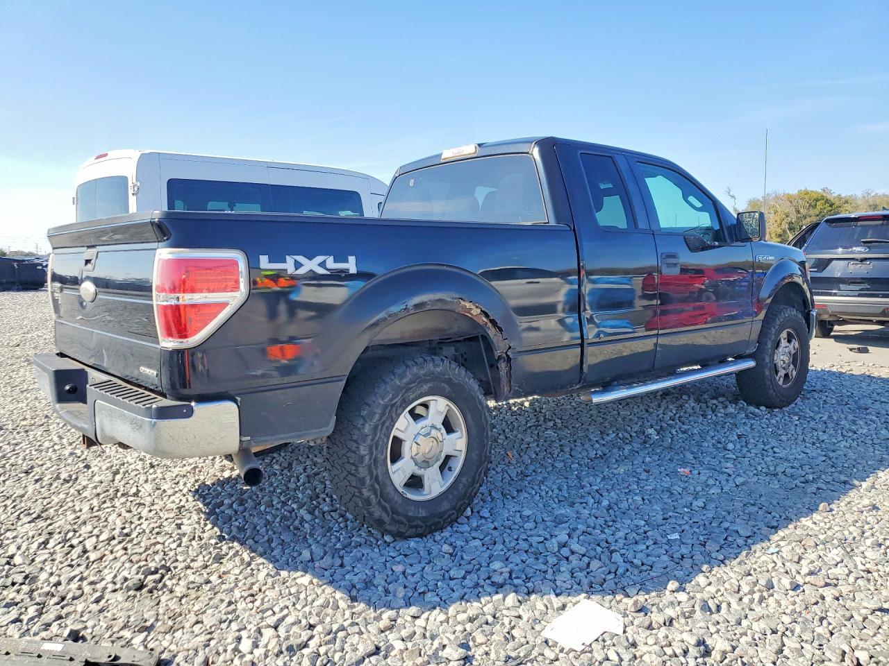 2011 Ford F150 Super Cab - Фото 3