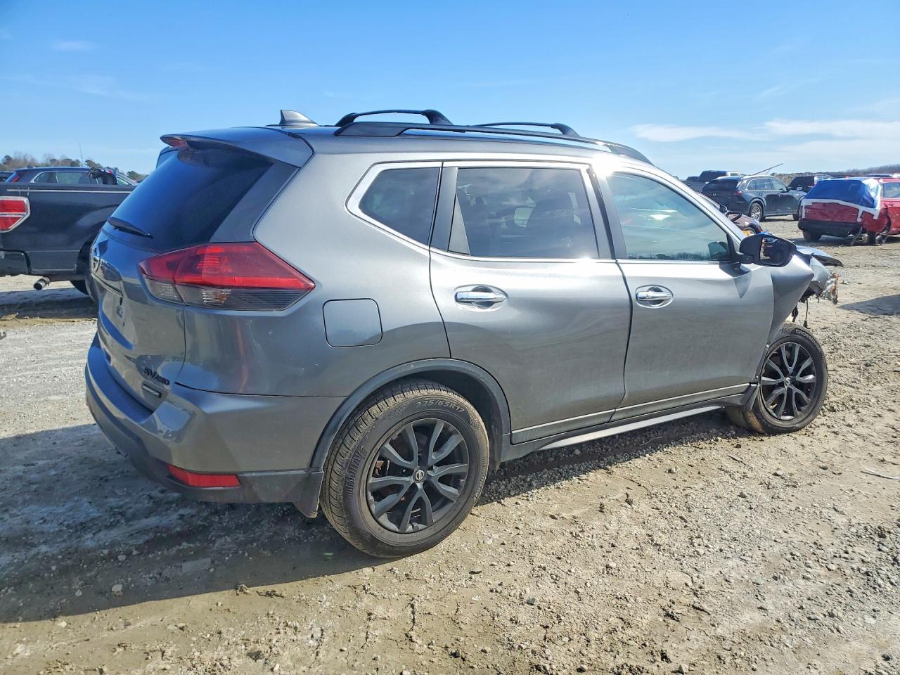2018 Nissan Rogue S - Image 3