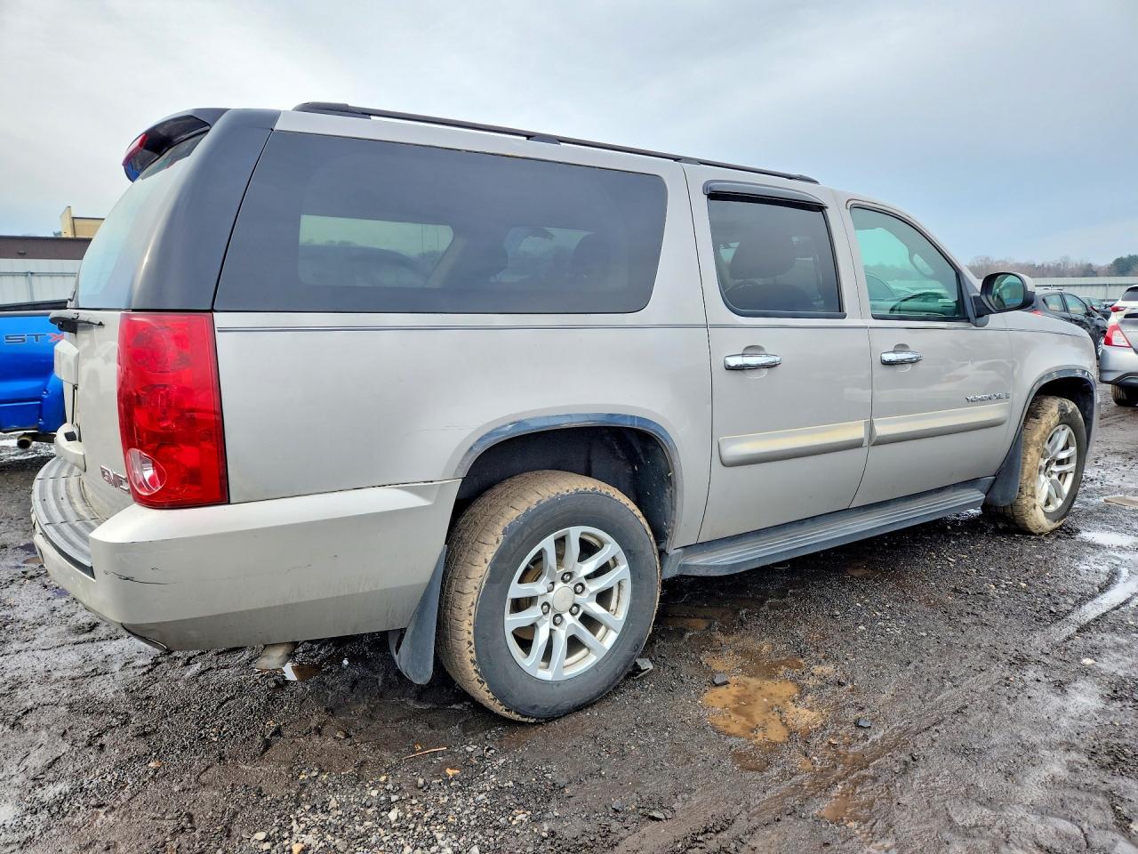 2007 GMC Yukon - Фото 3